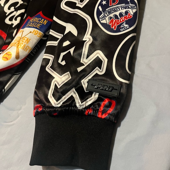 Men's Chicago White Sox Pro Standard Black Allover Print Satin Full-Snap Jacket - Picture 9 of 10